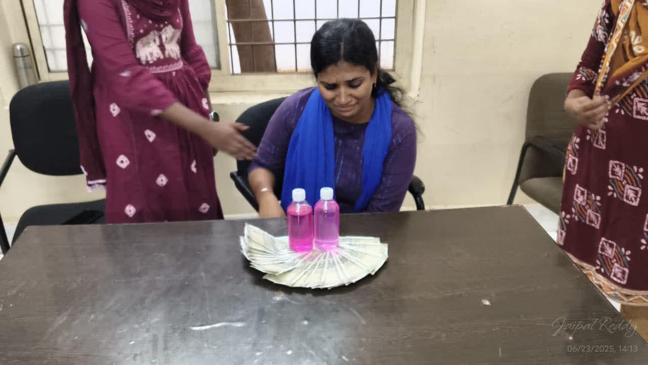 రూ.15 వేలు లంచం తీసుకుంటూ ఏసీబీకి చిక్కిన జీహెచ్ఎంసీ ఏఈ