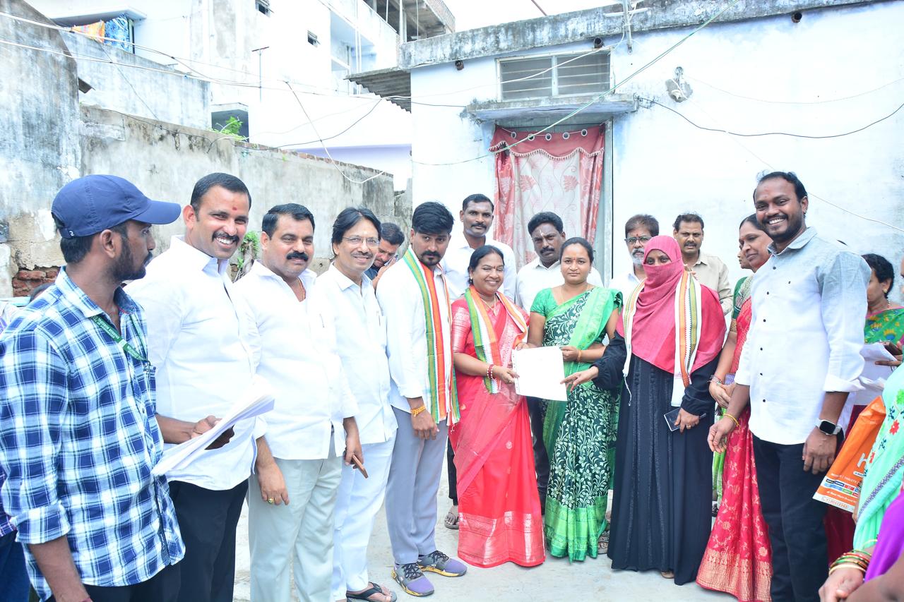 ఖమ్మం కార్పొరేషన్ పరిధి 3 టౌన్ సువర్ణ అక్షరాలతో లిఖించదగిన పథకం ఇందిరమ్మ ఇల్లు