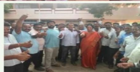 ఖమ్మం పట్టణ లారీ యజమానుల సంక్షేమ సంఘం ఎన్నికల్లో అధ్యక్షురాలు ఏకాగ్రీవంగా ఎన్నుకున్న బోయపాటి కృష్ణకుమారి