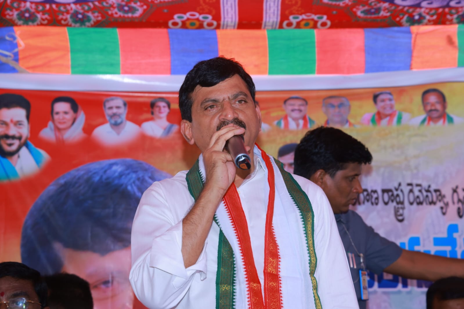 ట్విట్టర్లో టిల్లు… ముందు మీ ఇంటిని పార్టీని చక్కబెట్టుకో!!