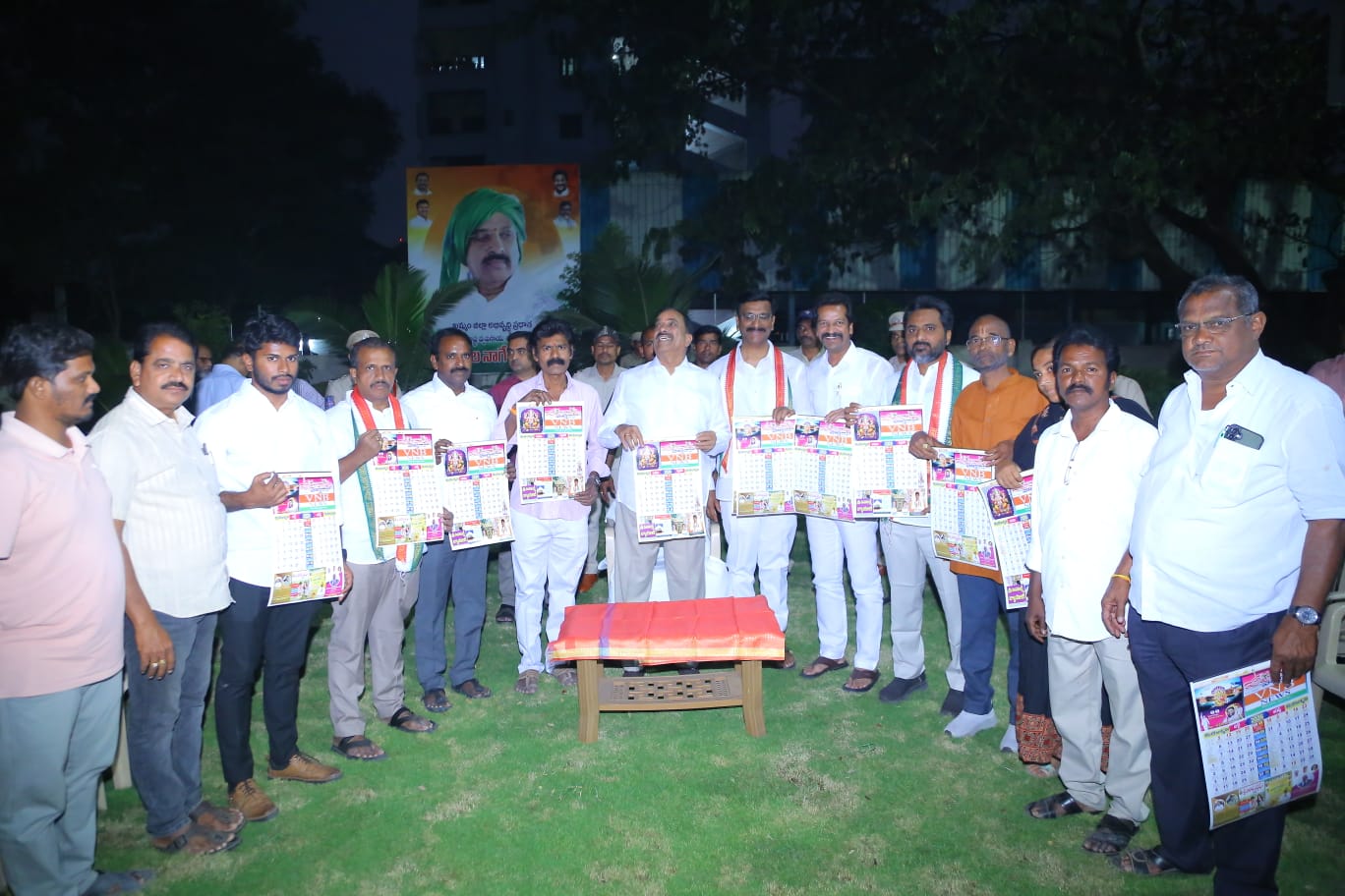 మన జ్యోతి దినపత్రిక నూతన క్యాలెండర్ ని ఆవిష్కరించిన మంత్రి తుమ్మల